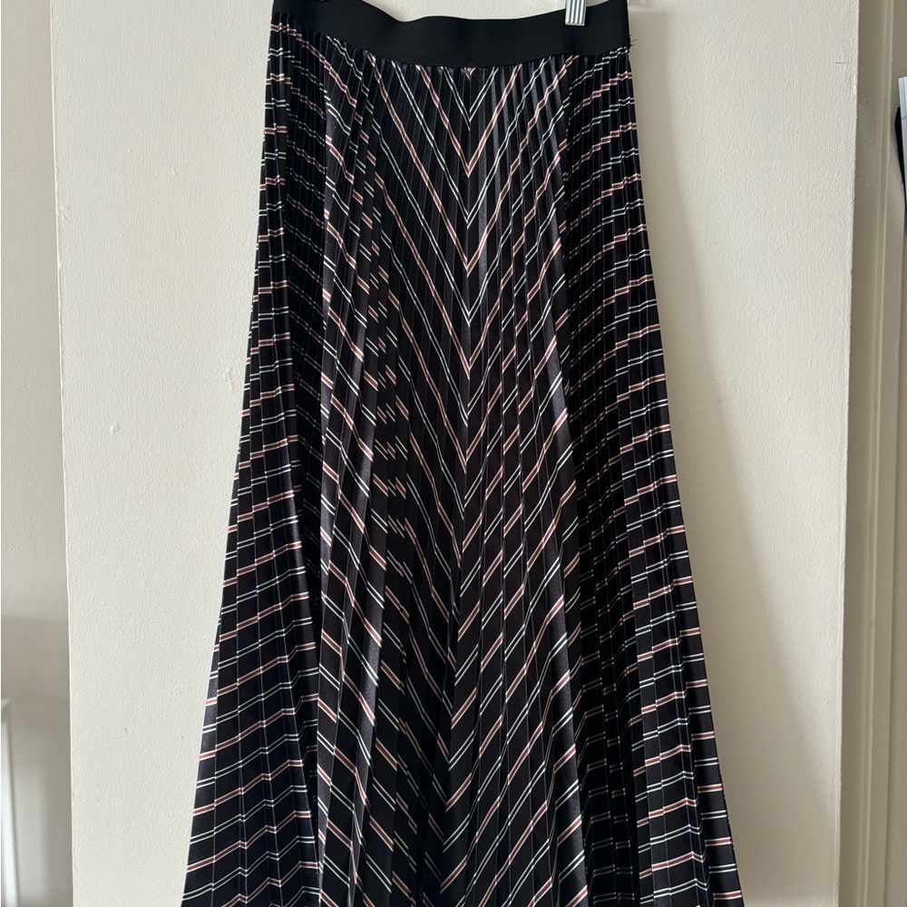 Elegant Black and White Striped Skirt